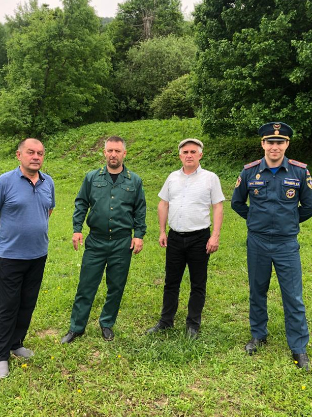 Работники ГКУ РД "Буйнакское лесничество" совместно с сотрудниками  ОНД и ПР 4   проводят рейды в населенных пунктах и в лесном массиве.