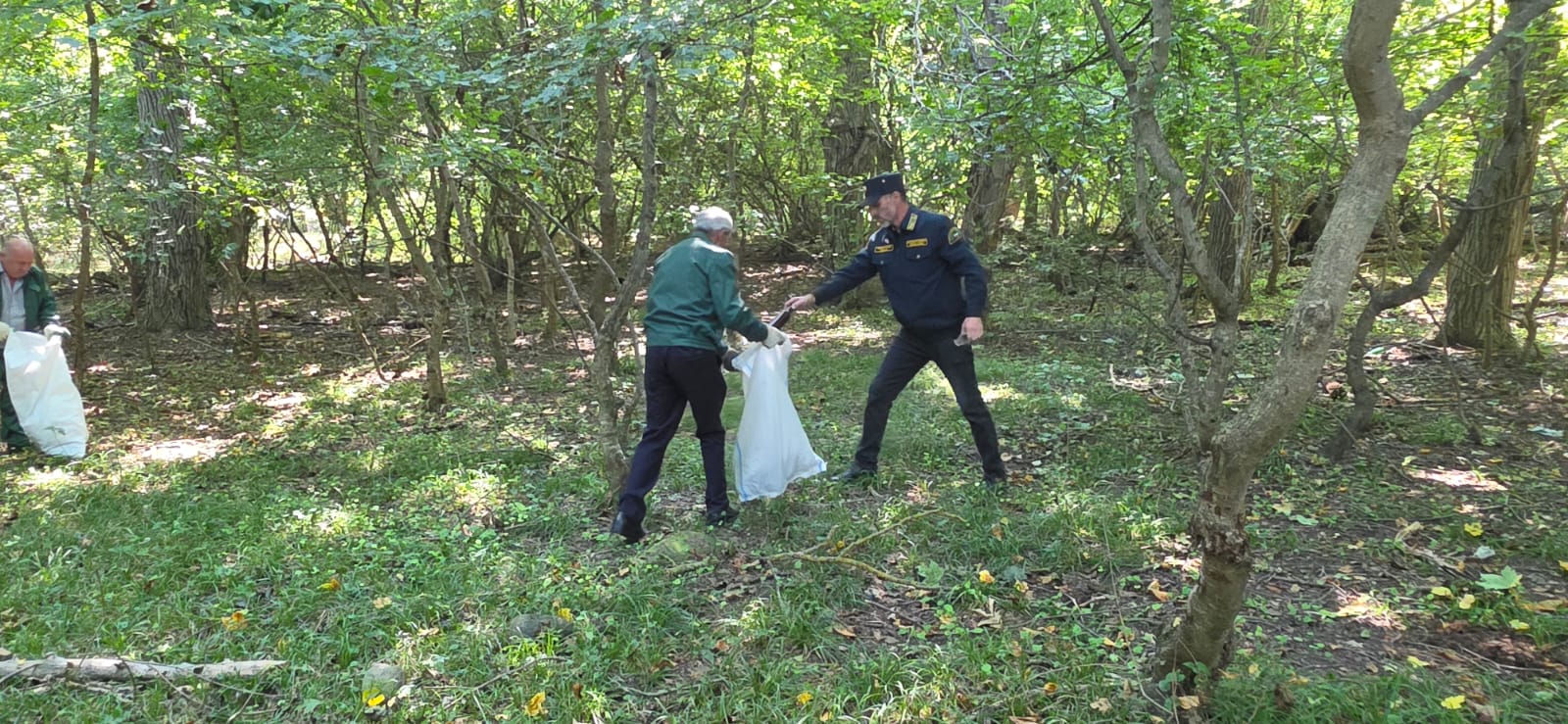 Субботник в окрестностях села Родниковый, Кайтагского района.